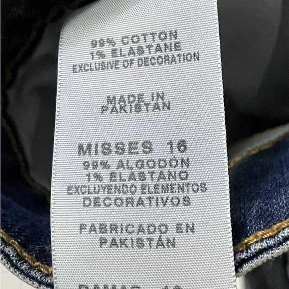 Denizen from Levi's Women's Dark Blue Denim Shorts - Picture 5 of 5